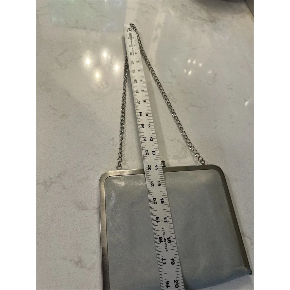 HOBO INTERNATIONAL Vintage Kiss-Lock Frame Clutch Bag Light Green Leather Chain